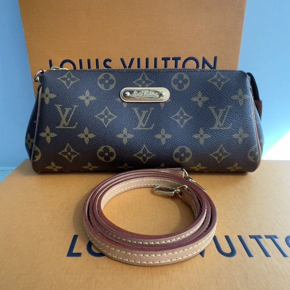Louis Vuitton EVA CLUTCH with CROSSBODY STRAP in Great Condition - Picture 11 of 15